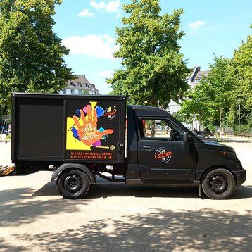 LOOP Mobil für Kinderrechte auf dem Fürstenplatz